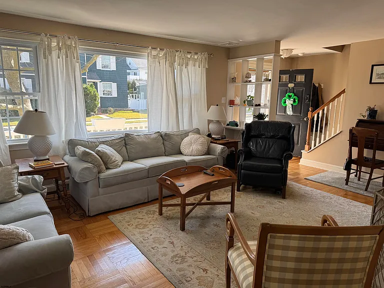 8505 Monmouth Ave — Photo 4