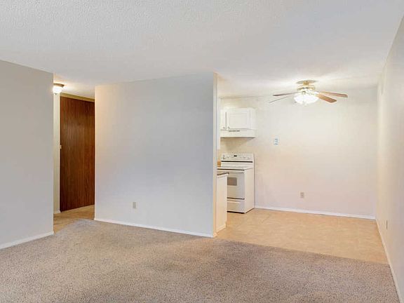 5th image of 2011 E 122nd St APT D14