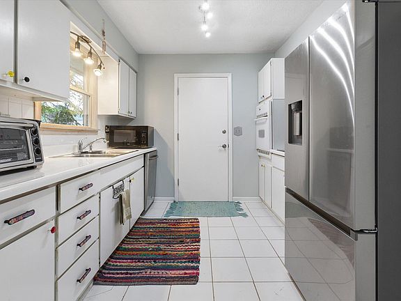 4th image of 1359 W Glenlord Rd