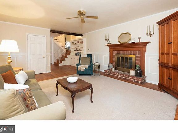 3rd image of 16 Woodland Cir