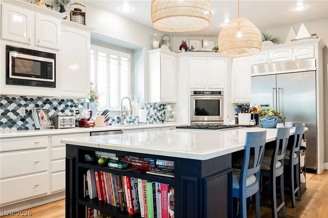 3 bed, 3.5 bath, 3061 sqft, $5,500 — Photo 1