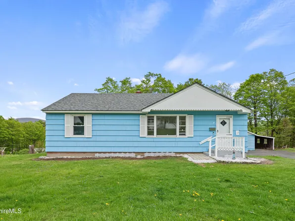 7 Bieniek Ave, Adams, MA 01220
