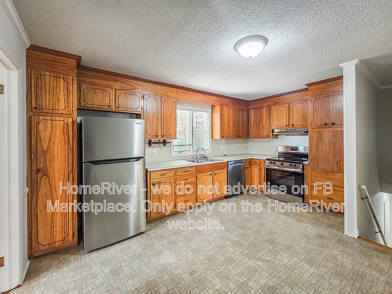 3002 Club Dr — Photo 8