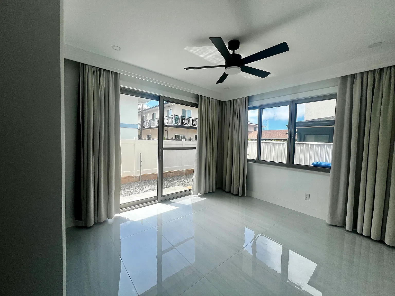 Studio, 260 sqft, $1,400 — Photo 2