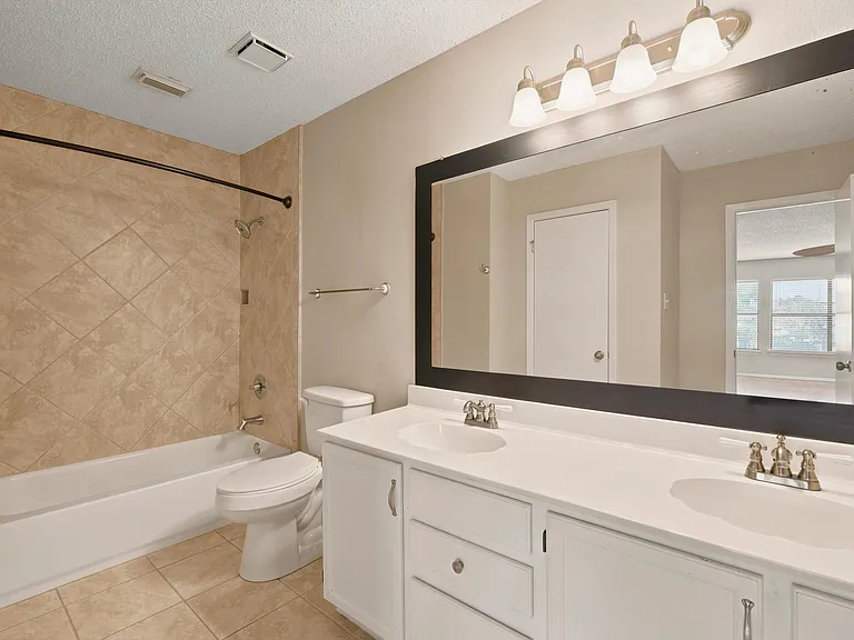 2410 Cedar Trce — Photo 14