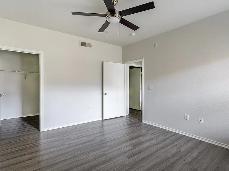 The Lodge at Lost Pines Apartments — Photo 33