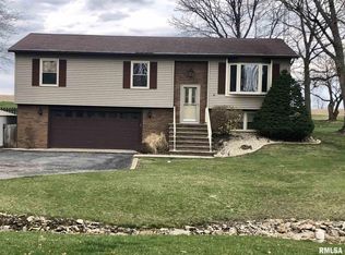 544 Circle Dr, Pleasant Plains, IL 62677