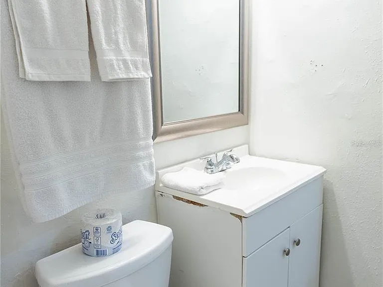 4833 Crow St — Photo 8