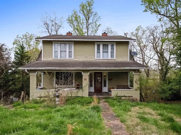 221 Sunset Dr, Charleston, WV 25301