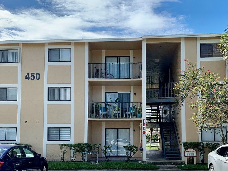 1st image of 450 Palm Cir W APT 105