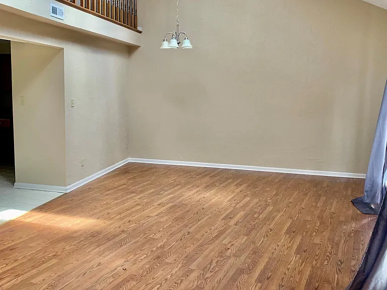 252 Greenwood Dr — Photo 1