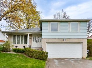 2524 Homelands Dr, Mississauga, ON L5K1H4