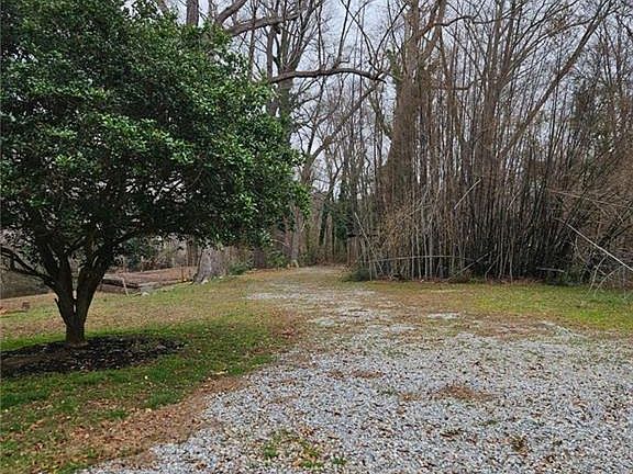 5th image of 228 Storey St