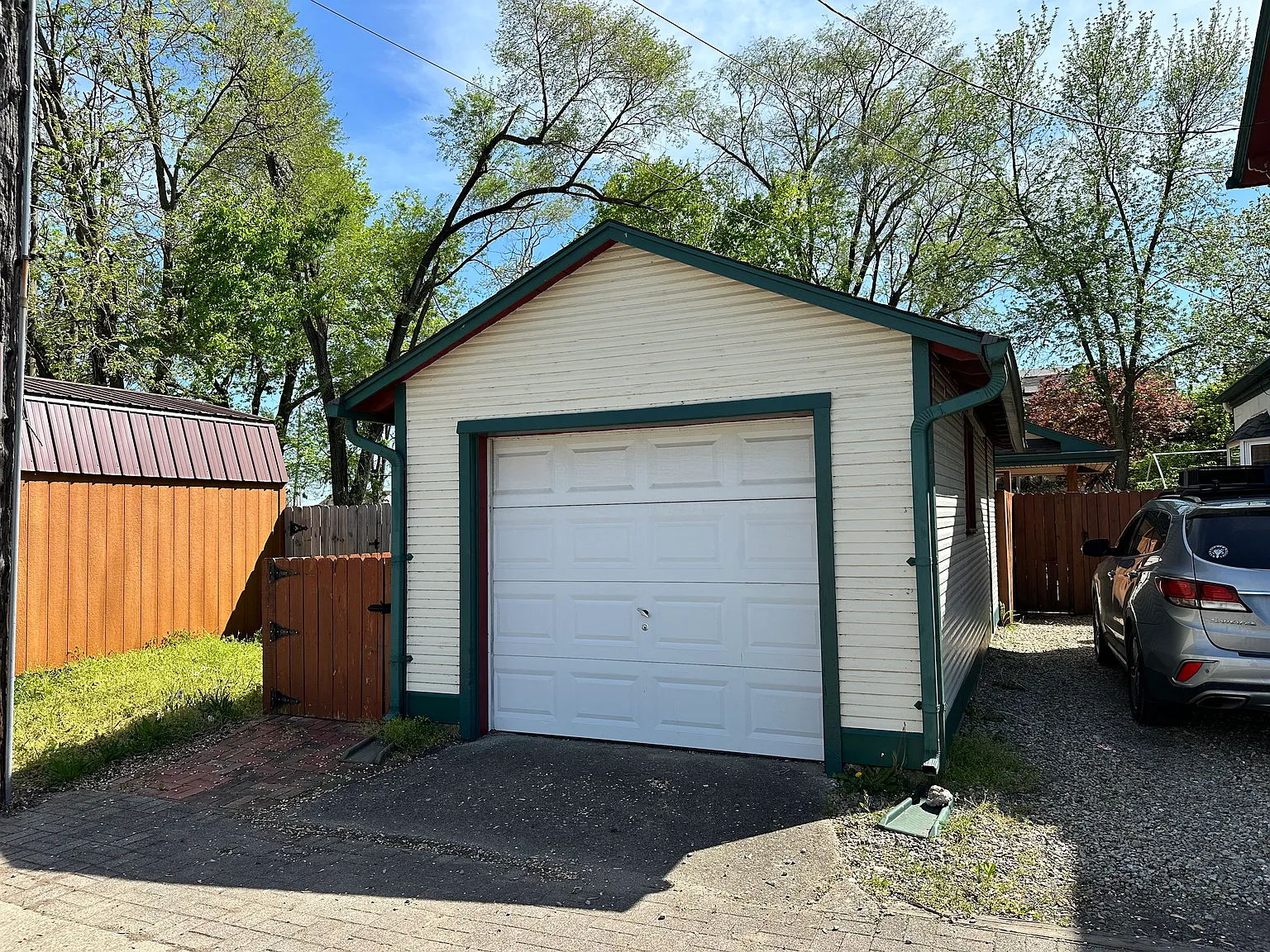 3 bed, 1240 sqft, $2,000 — Photo 3