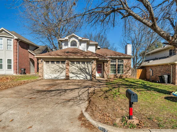 5712 Stone Meadow Ln, Fort Worth, TX 76179