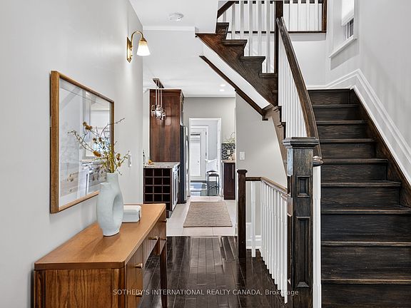 4th image of 33 Beatrice St