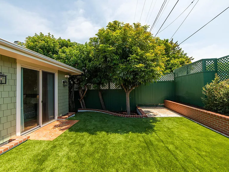 750 Coronado Ave — Photo 27