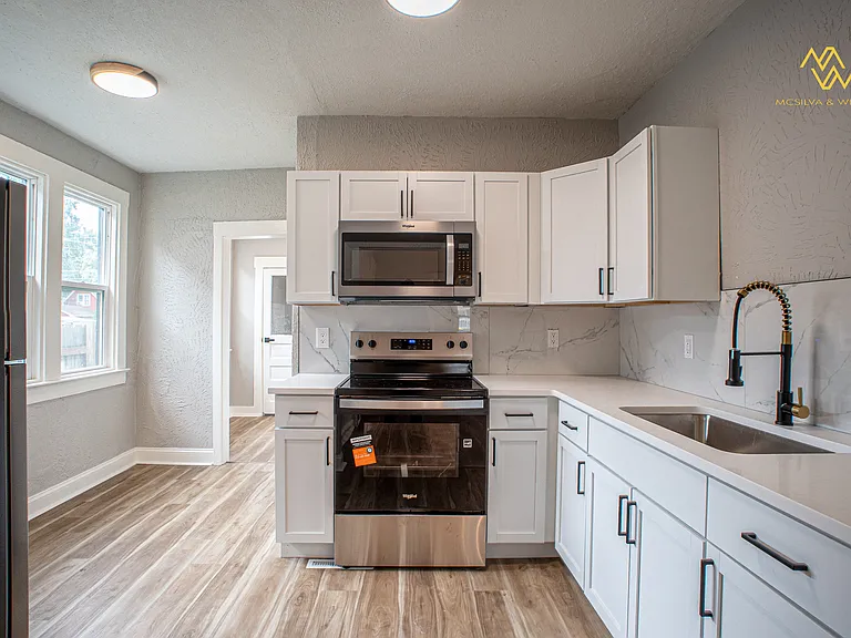 112 Topping Ave — Photo 9