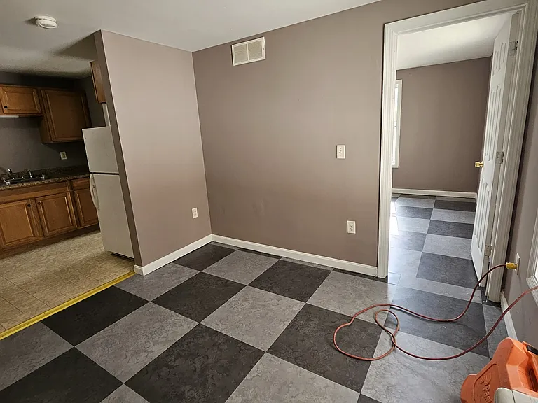 14 Main St #2 — Photo 9