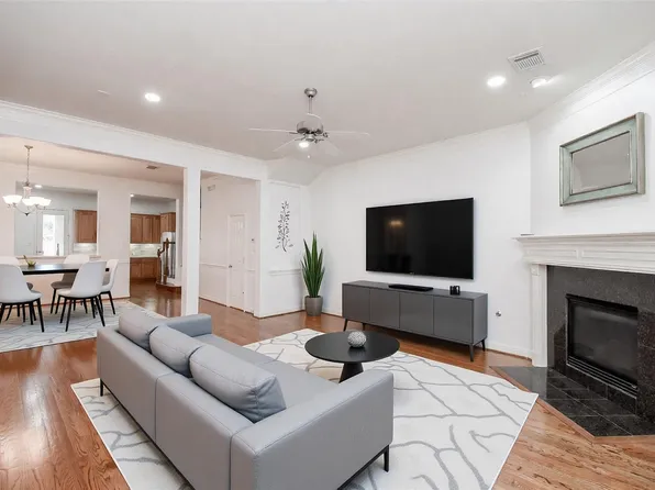 155 White Dr, Bellaire, TX 77401