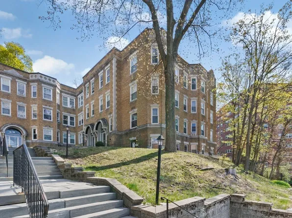 15 Westbourne Ter #A, Brookline, MA 02446