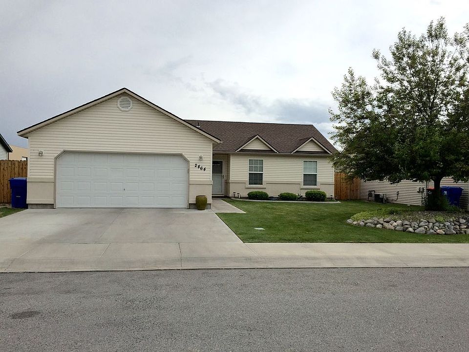 1st image of 2464 Alderwood Ave
