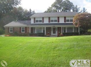 7226 Lindenmere Dr, Bloomfield Hills, MI 48301