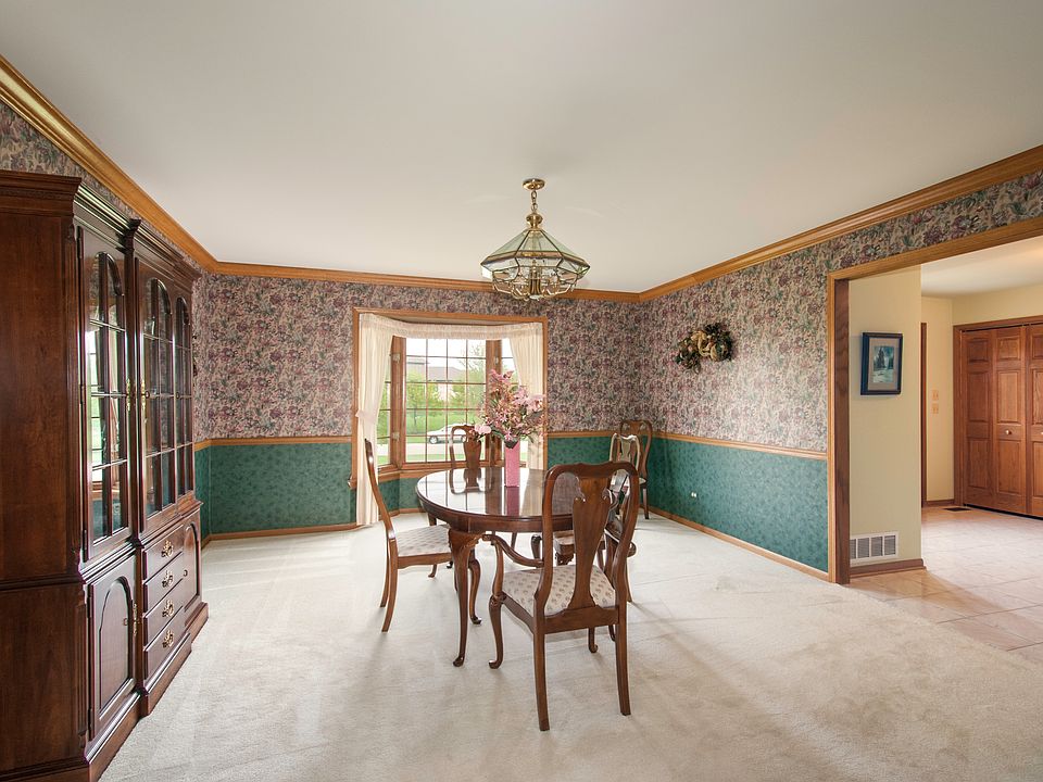 1st image of 900 Walter Dr