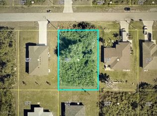 870 Chantilly St E, Lehigh Acres, FL 33974