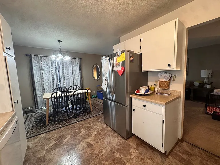 1097 Regency Dr — Photo 4