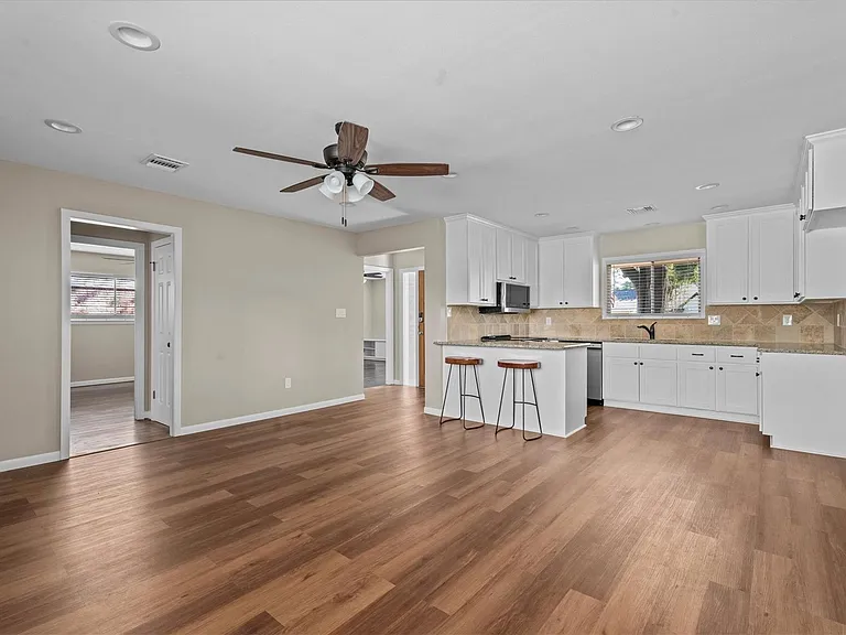 10030 Haddington Dr — Photo 13