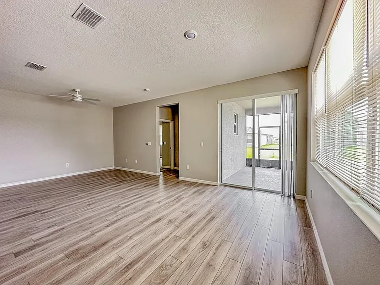 9409 Baraboo Way — Photo 24