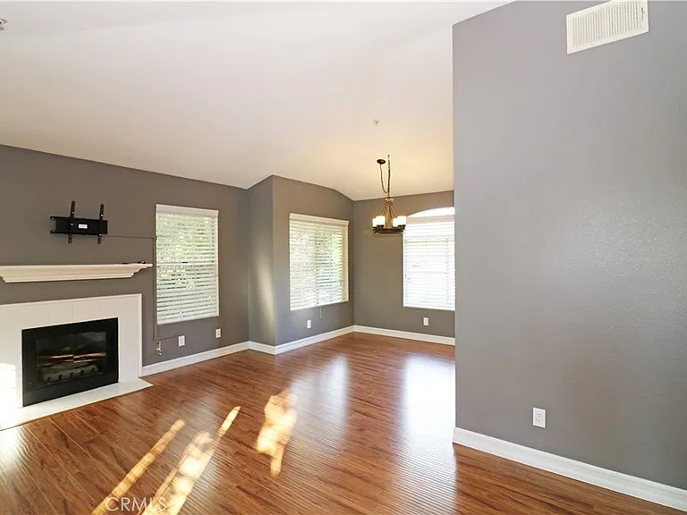 135 Gallery Way — Photo 11