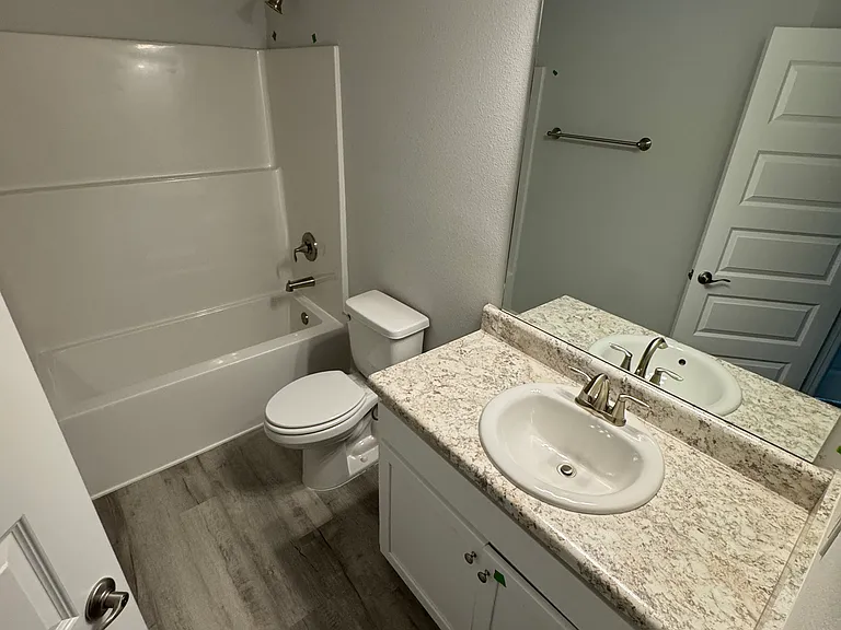 8090 Westpointe Ln — Photo 11