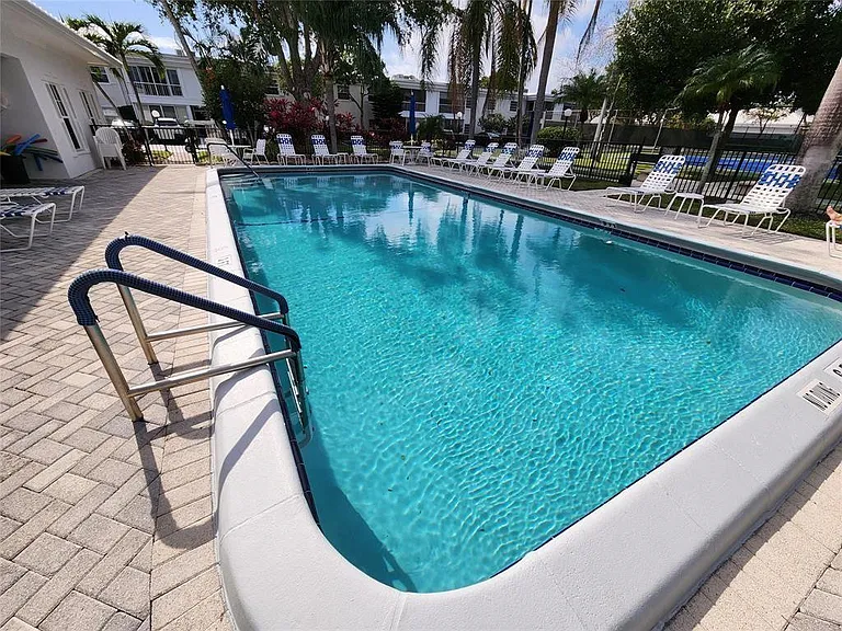 6437 Bay Club Dr #4 — Photo 7