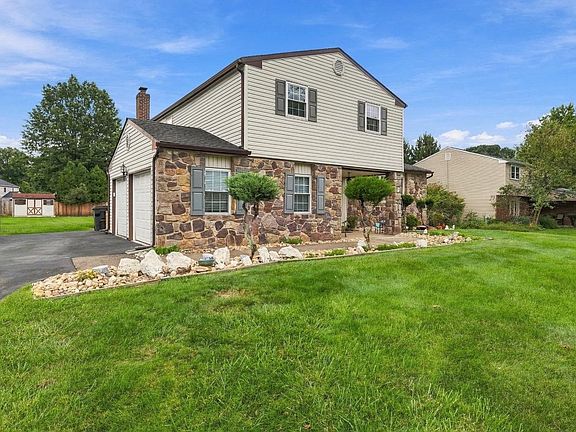 2nd image of 55 Nancy Dr