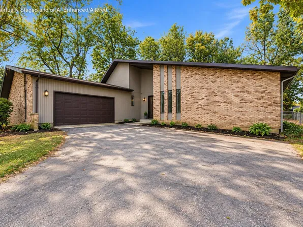 3611 Kingsway Dr, Crown Point, IN 46307
