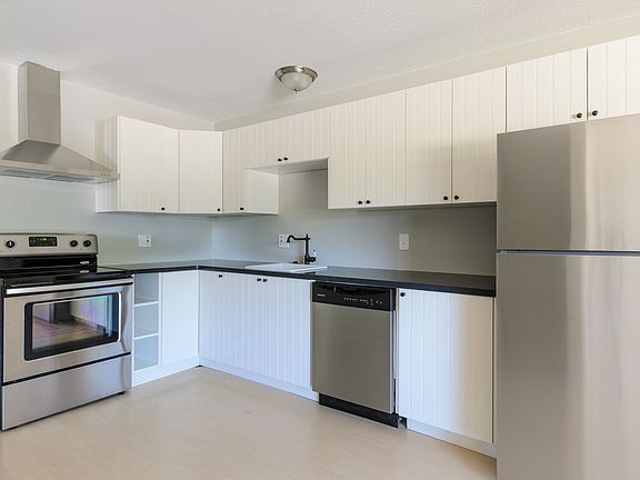 Newly Remodeled Kitchen