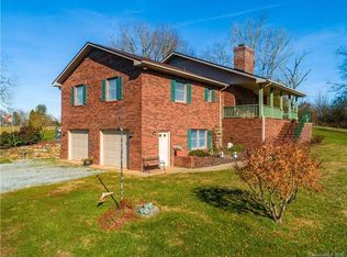 208 Paradise Acres Way, Mills River, NC 28759