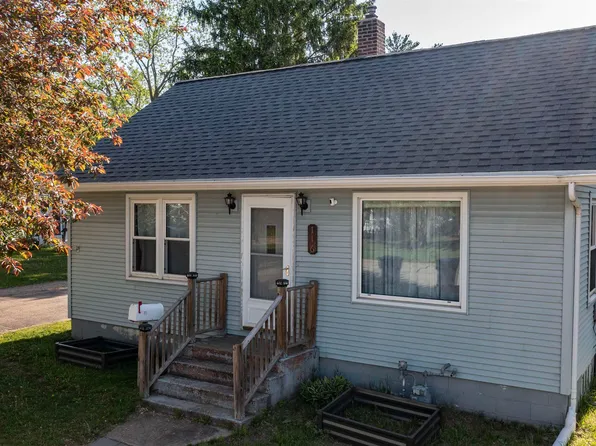 116 Pine St, Waupaca, WI 54981