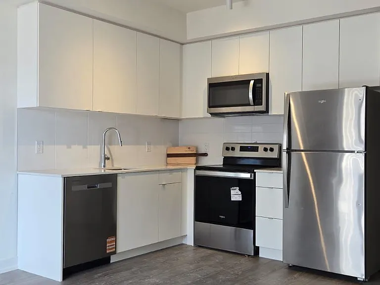 16 Melbourne Ave #310C — Photo 3