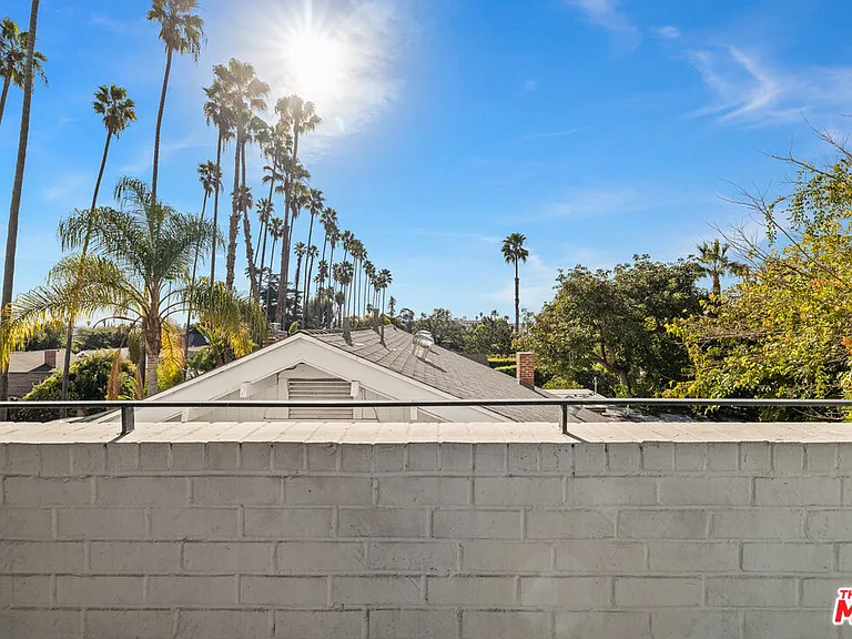 7560 Hollywood Blvd #109 — Photo 12