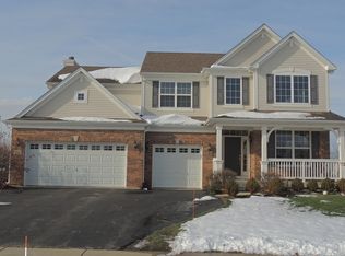 174 Redmond Dr, Gilberts, IL 60136