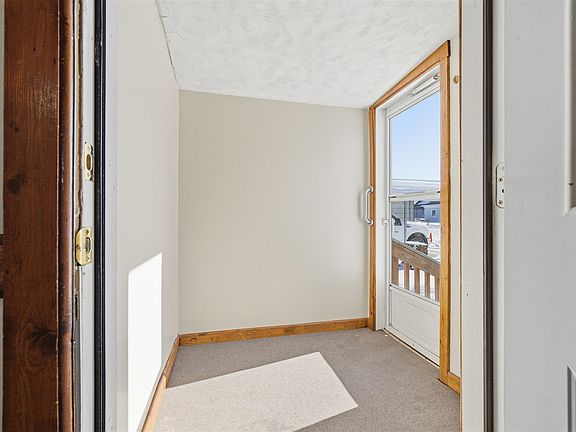 2nd image of 817 W Madison St