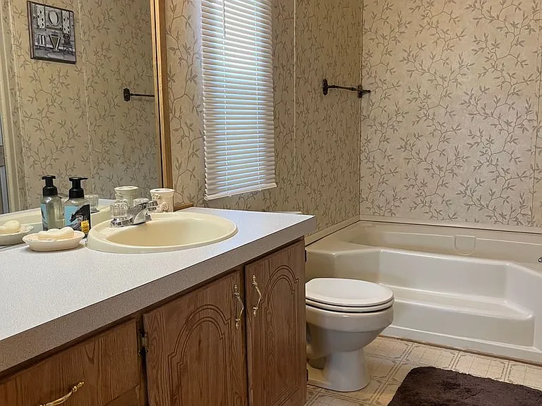 807 Stahlman Dr — Photo 7