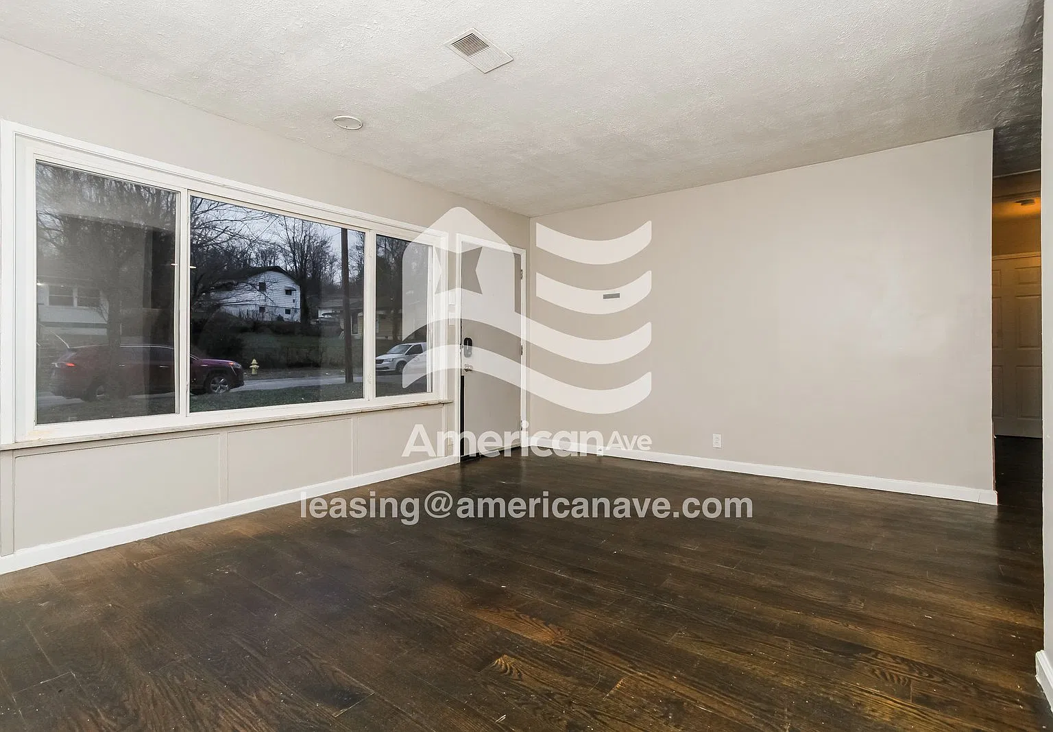 3 bed, 1.0 bath, 925 sqft, $1,550 — Photo 3