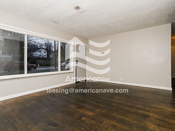 740352_003_wm_-_living_room_13505542.jpg