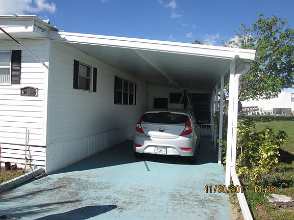 4th image of 86 Emerald Dr E