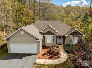 403 Canonero Dr, Fairview, NC 28730