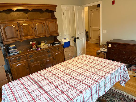 3rd image of 840 Main St APT 3